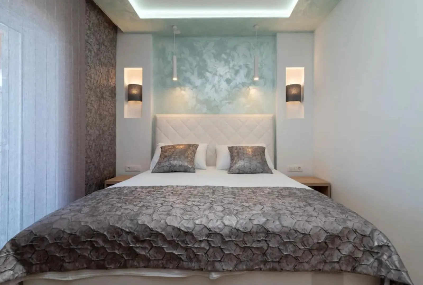 Apartments Angela Trogir 0*,