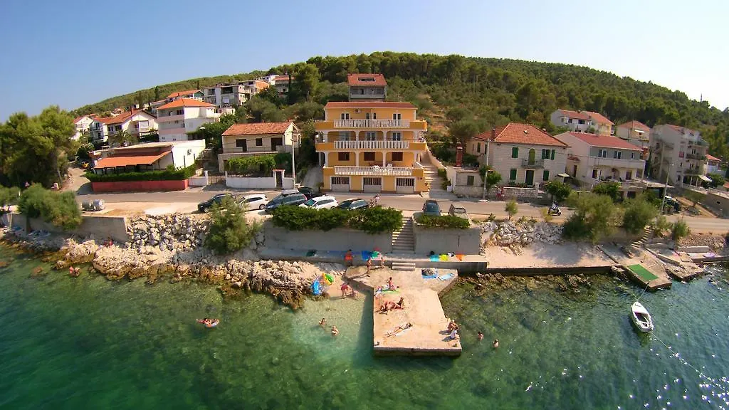 Apartments Angela Trogir