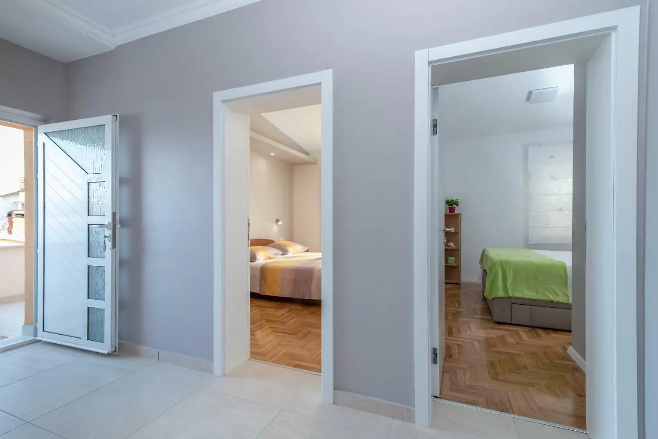 Apartments Angela Trogir Kroatien