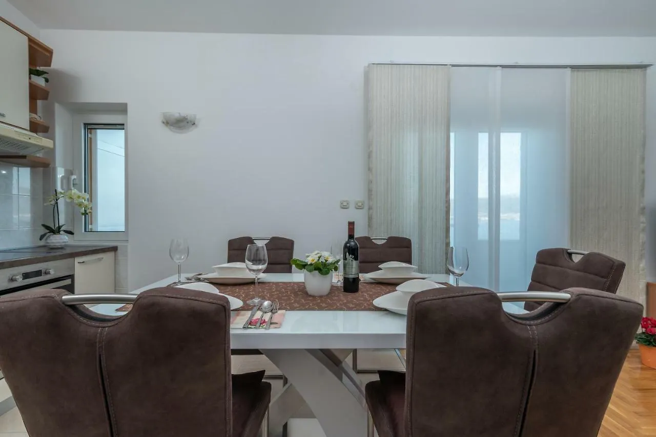 Apartments Angela Trogir Kroatien